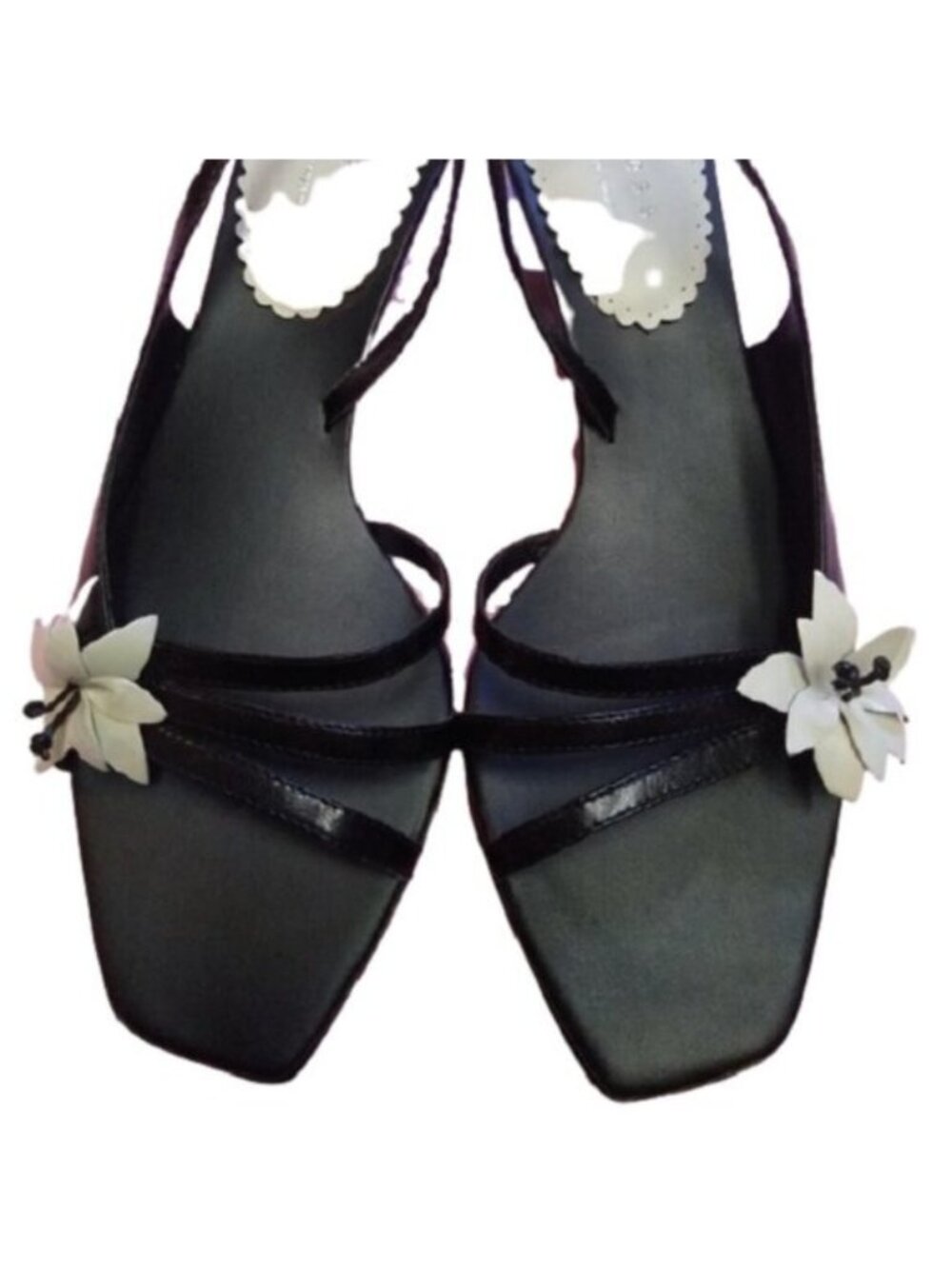 AXCESS Aries Sandals,  Black with Ivory flowers,  Size 8.5 M